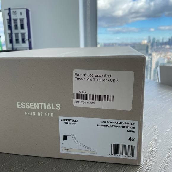 Fear of God ESSENTIALS
White Tennis Mid Sneakers - Picture 2 of 6
